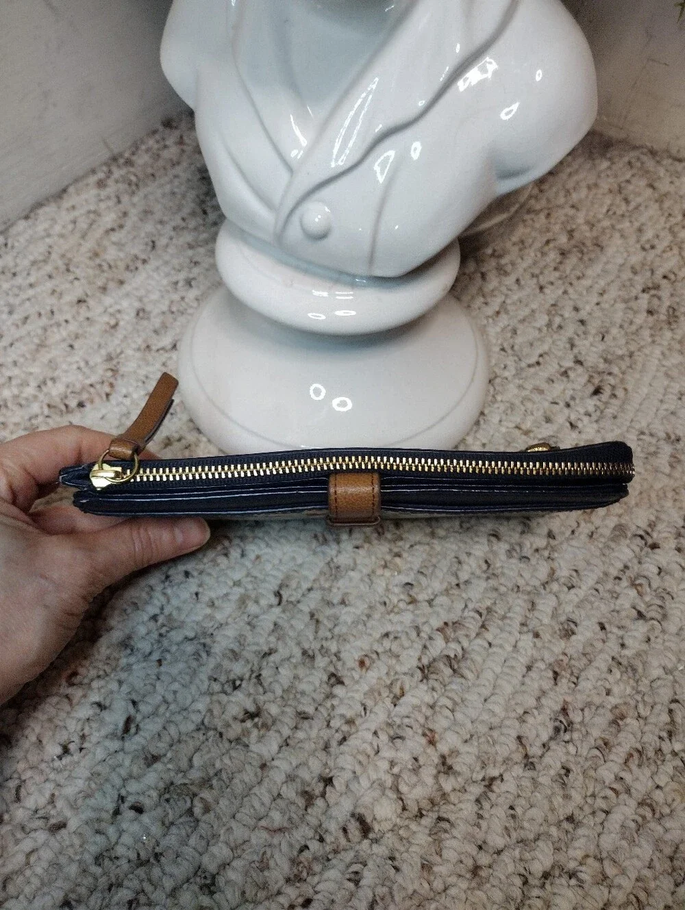 Fossil Emma Navy & Multi Abstract Floral Zip Clutch Pebbled Leather Wallet - Picture 2 of 8